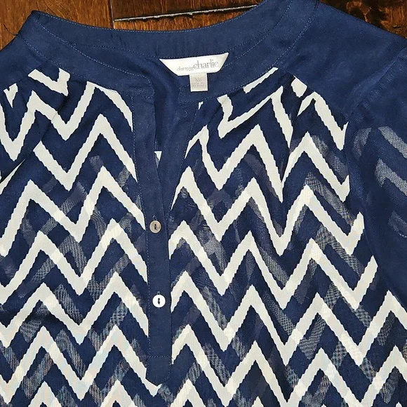 Top - Picture 2 of 4